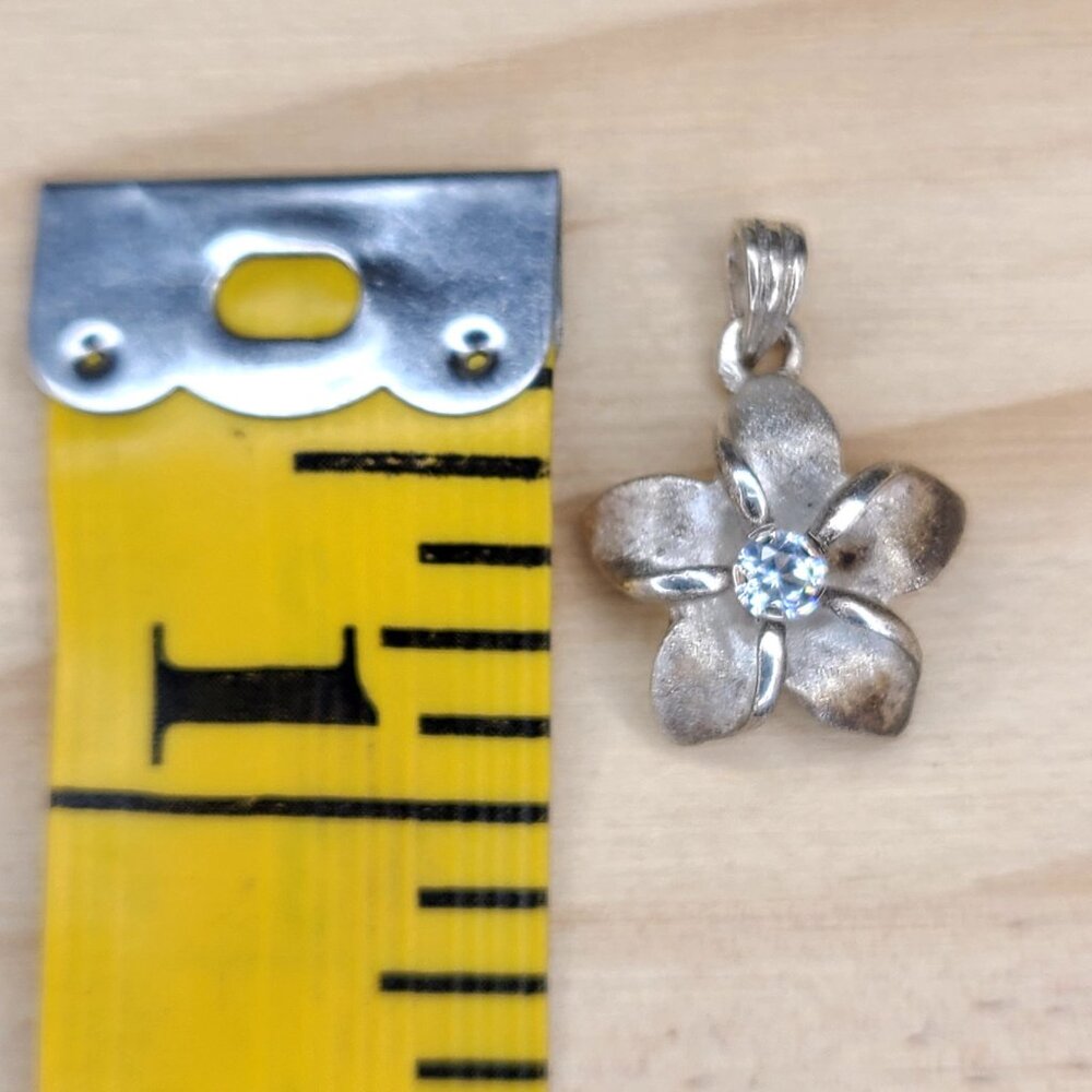 Vintage Sterling Silver Flower Pendant With Clear Rhinestone Accent .75" - Picture 7 of 8